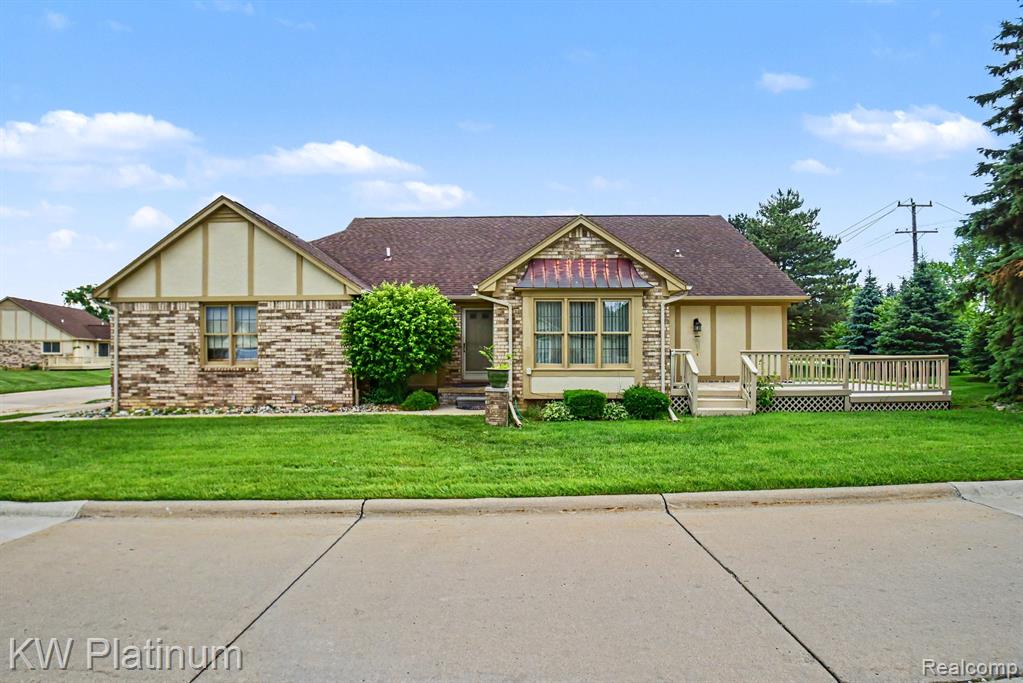 15640 Orchard Ridge Drive, Clinton Twp, MI 48038 — Photo 2