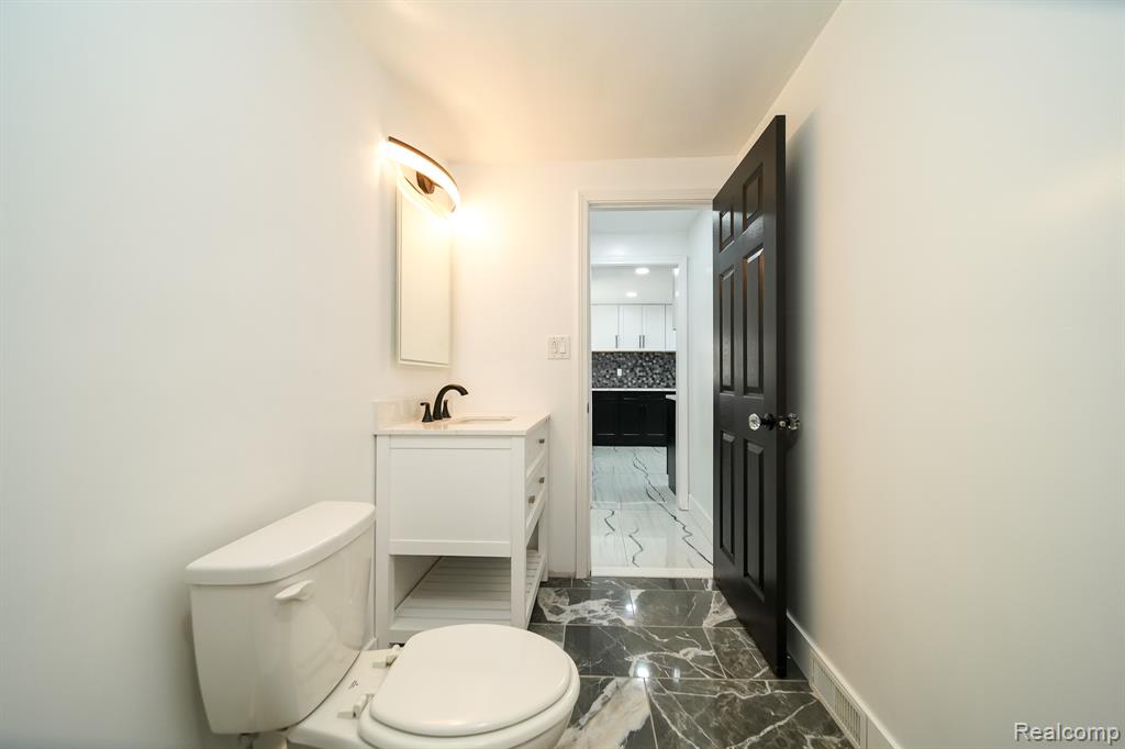 243 Newport Street, Detroit, MI 48215 — Photo 33