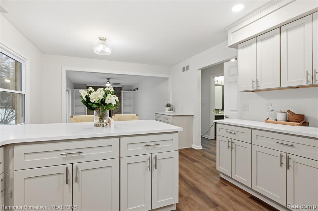 9801 Tennyson Drive, Plymouth, MI 48170 — Photo 9