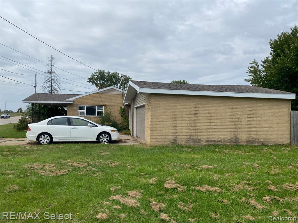 1788 TITTABAWASSEE Road, Saginaw, MI 48604 — Photo 15