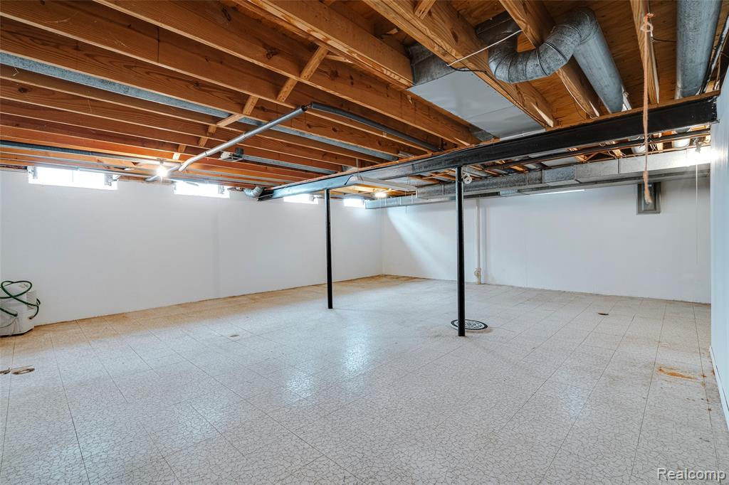 45900 Gainsborough Drive, Canton, MI 48187 — Photo 36