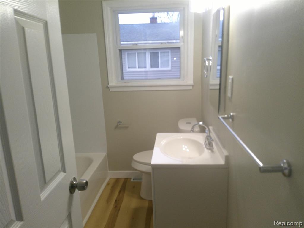 4502 Huckleberry Lane, Flint, MI 48507 — Photo 15