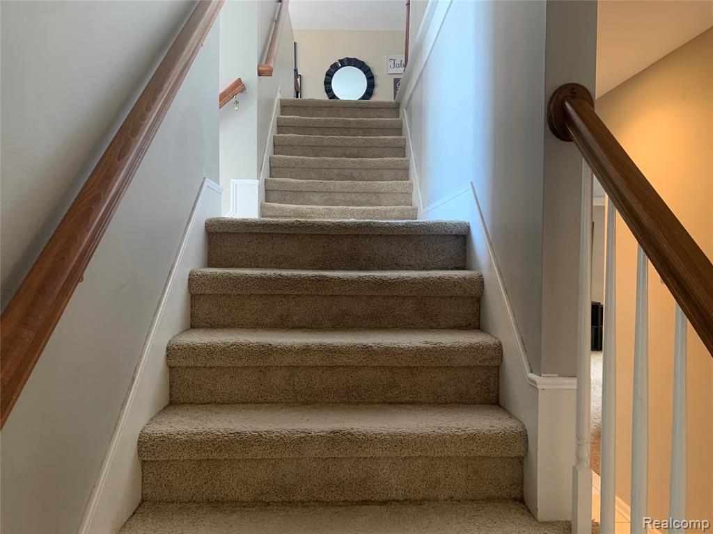 48711 Cross Creek Drive, Macomb, MI 48044 — Photo 12