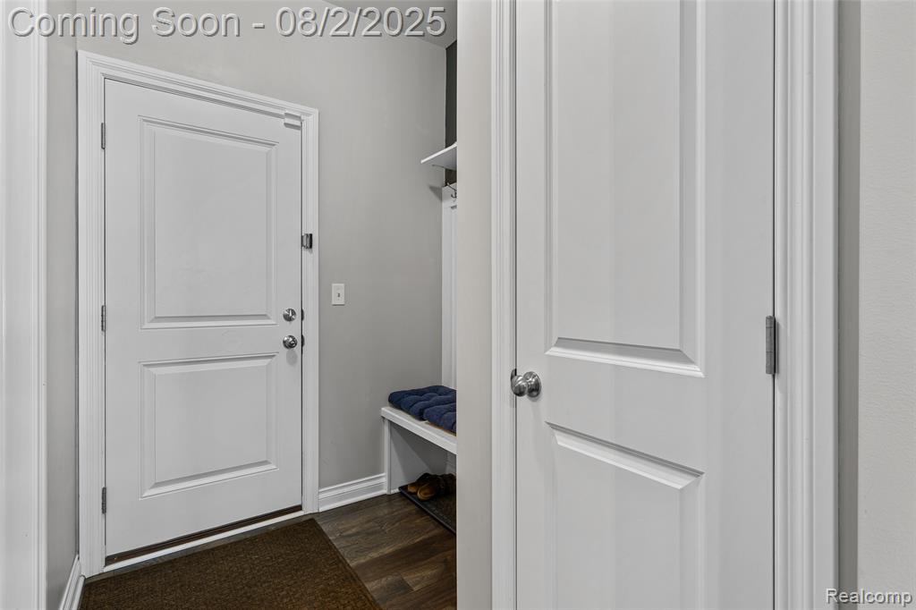 710 Pine Tree Road, Lake Orion, MI 48362 — Photo 17