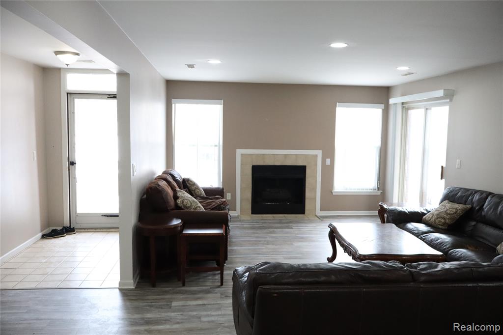 5212 Pine Aires Drive, Sterling Heights, MI 48314 — Photo 4