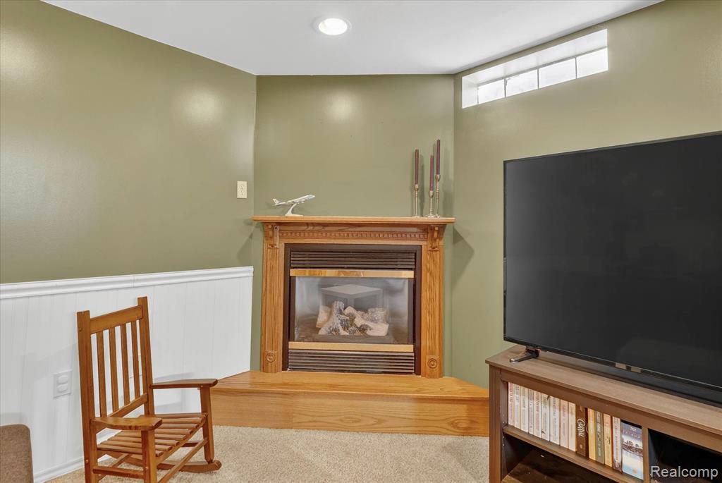 743 Dunreath Street, Walled Lake, MI 48390 — Photo 27
