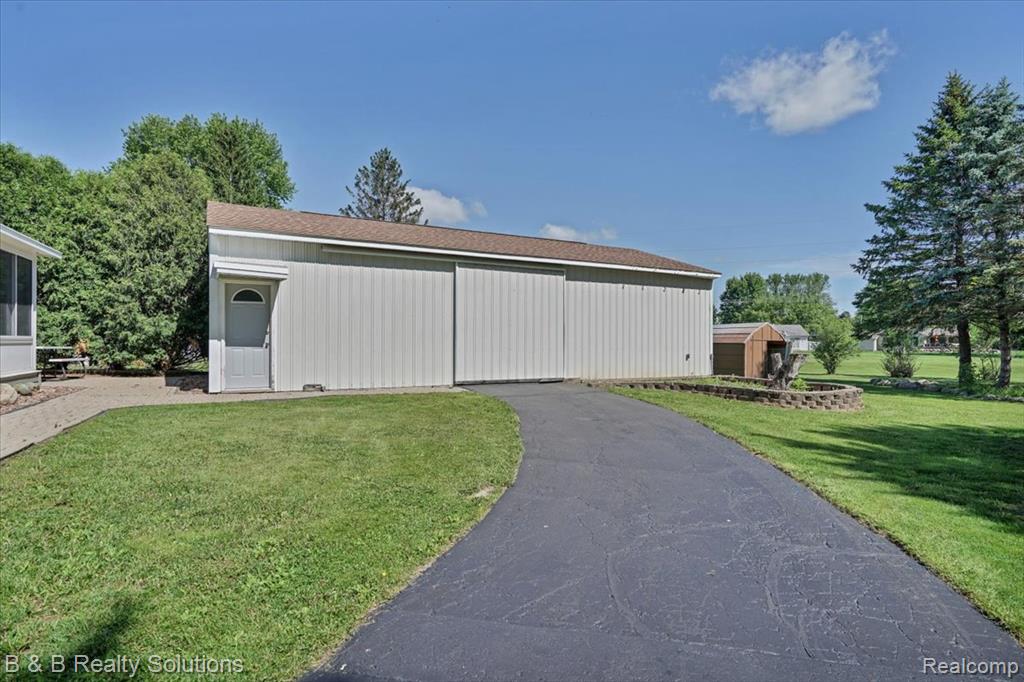 6229 Cold Spring Trail, Grand Blanc, MI 48439 — Photo 36