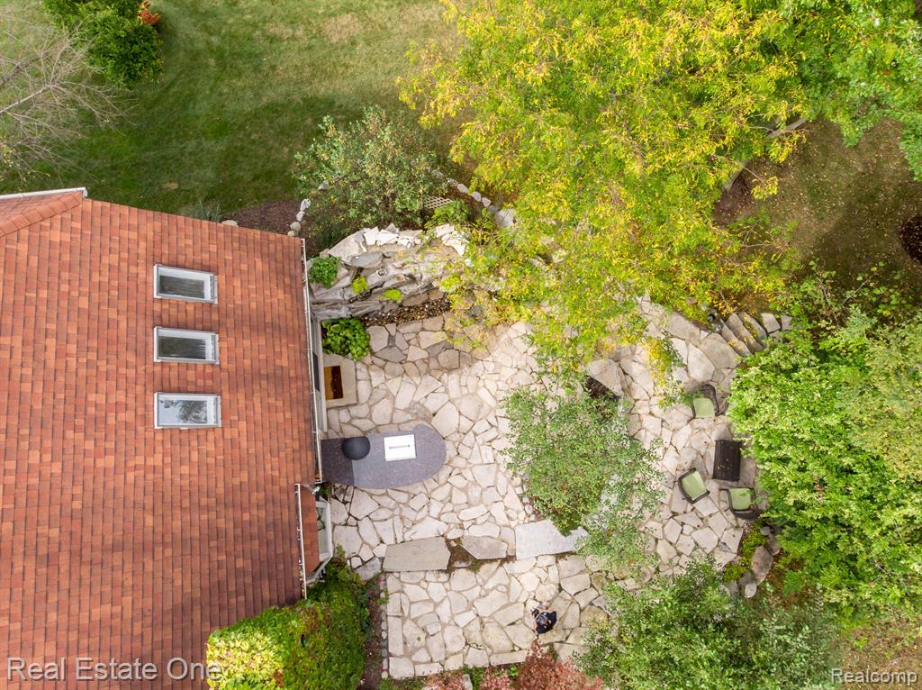 4088 PARKSTONE Court, Troy, MI 48098 — Photo 32