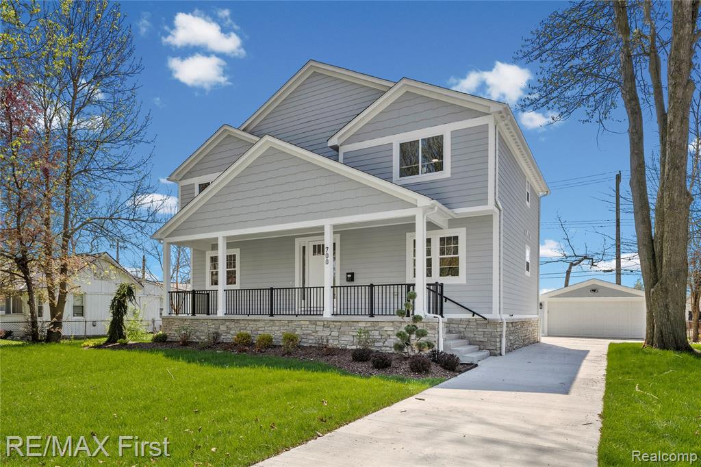 700 Devillen Avenue, Royal Oak, MI 48073