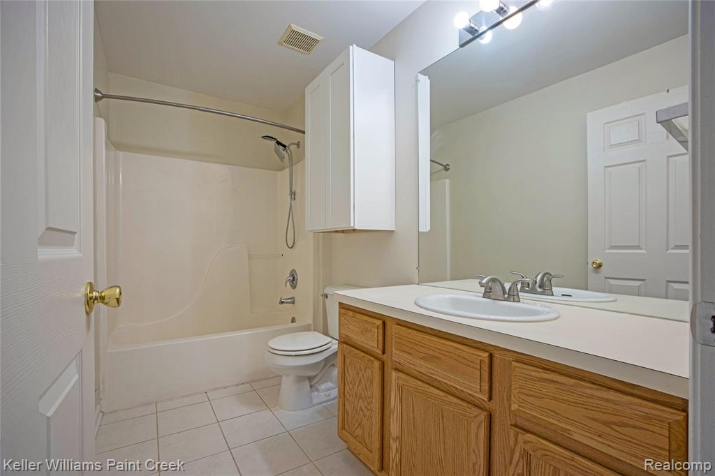 401 Deer Path Trail, Waterford, MI 48327 — Photo 37
