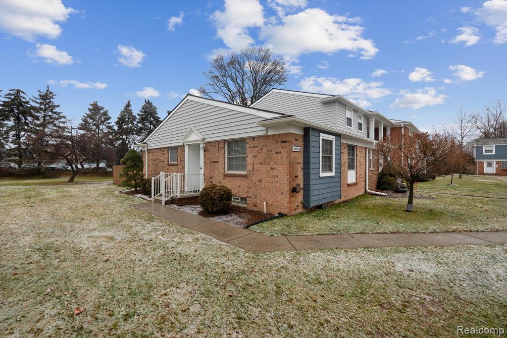 24834 Olde Orchard Street, Novi, MI — Photo 4