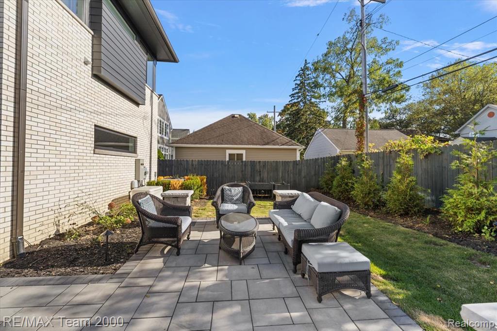 864 Ann Street, Birmingham, MI 48009 — Photo 8
