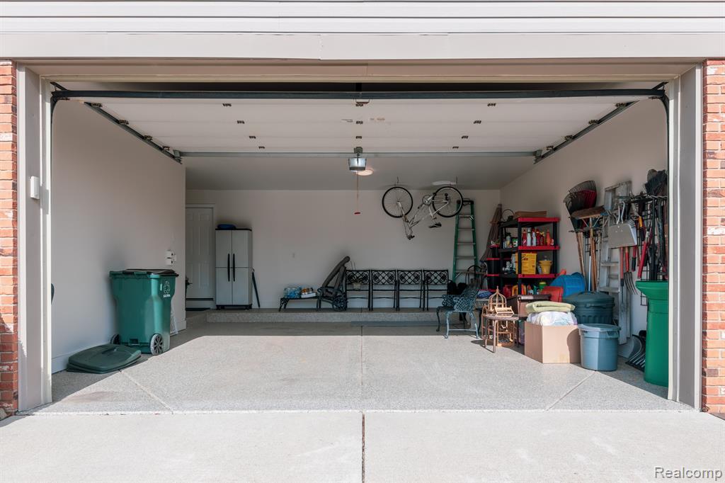 900 DREW Drive, Troy, MI 48098 — Photo 41