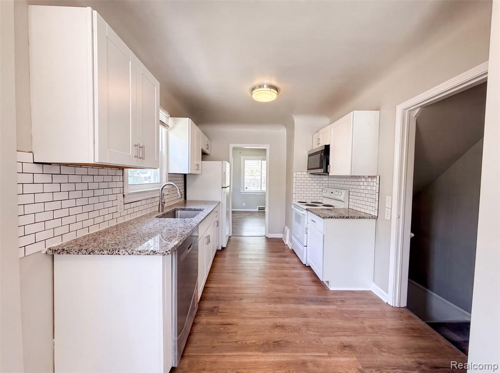 6455 Norborne Avenue, Dearborn Heights, MI 48127 — Photo 13