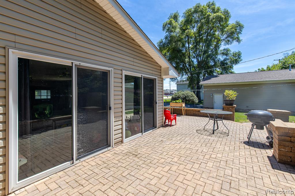 46555 Dequindre Road, Rochester Hills, MI 48307 — Photo 56