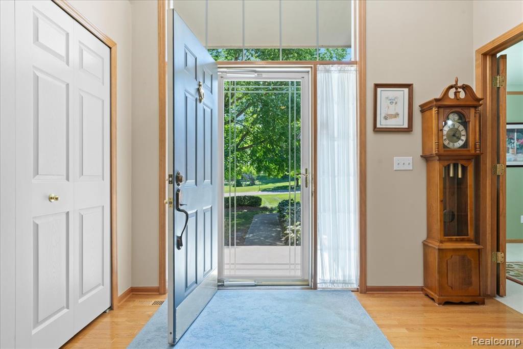 7319 Haverhill Court S, Canton, MI 48187 — Photo 2
