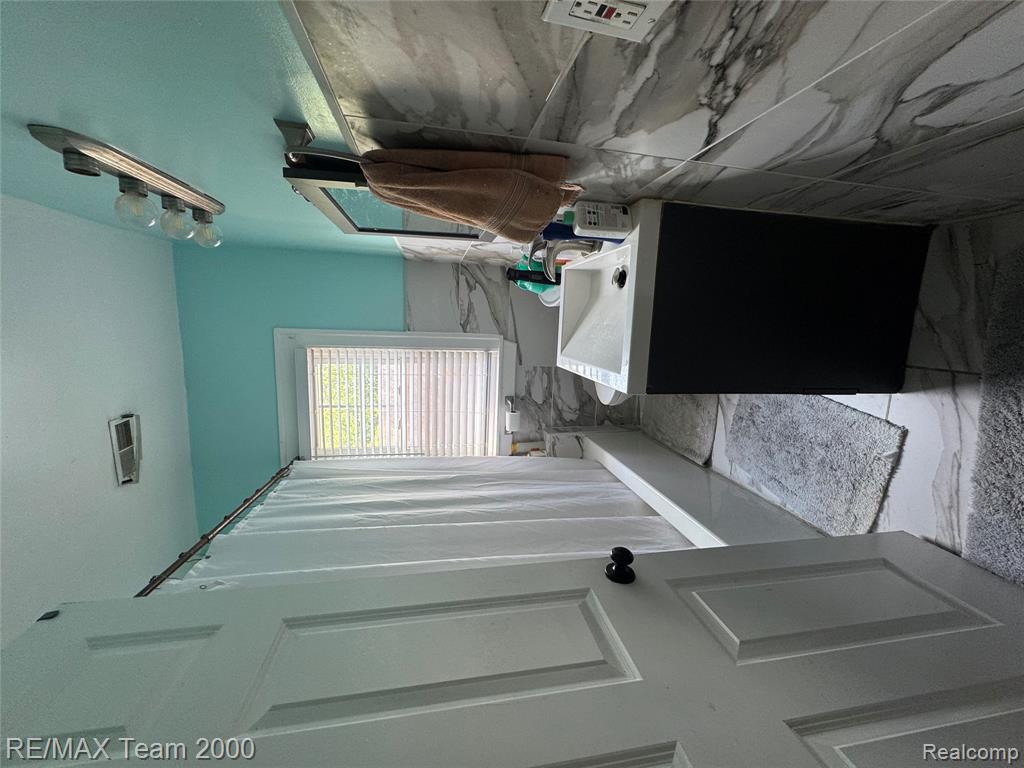 6815 Mettetal Street, Detroit, MI 48228 — Photo 12