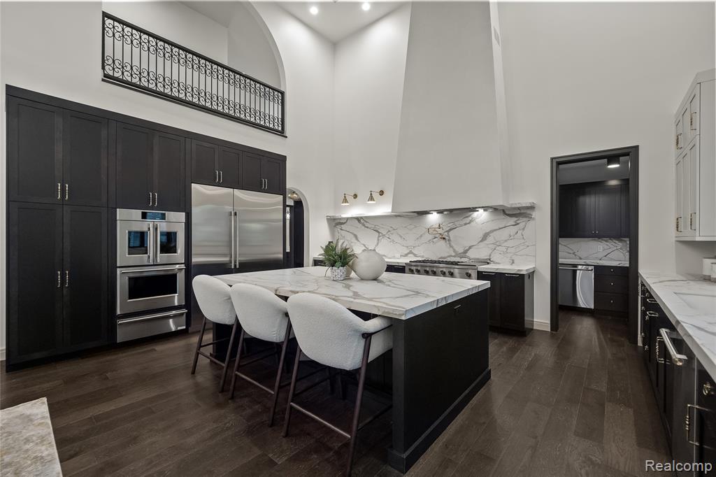 559 Barrington Park Drive, Bloomfield Hills, MI 48304 — Photo 16