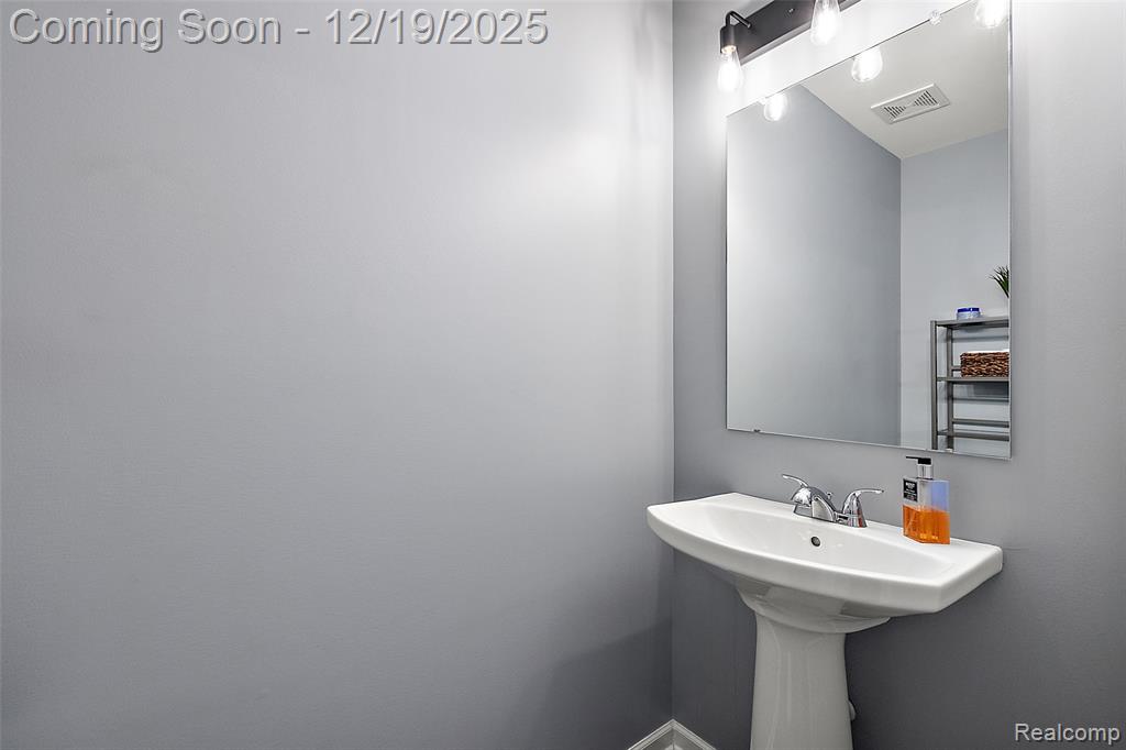 51336 Times Square Drive, Shelby Twp, MI 48315 — Photo 19