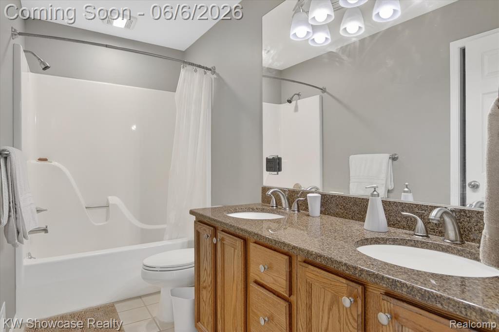 6220 Whispering Meadows Drive, White Lake, MI 48383 — Photo 34