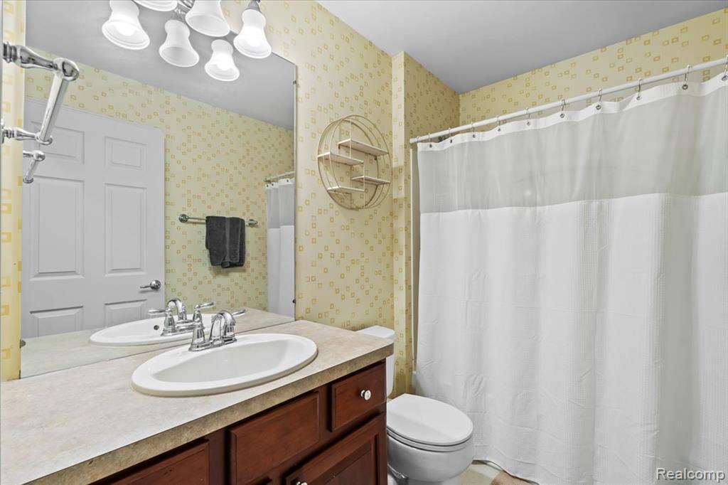 49499 Great Falls Road, Canton, MI 48188 — Photo 30