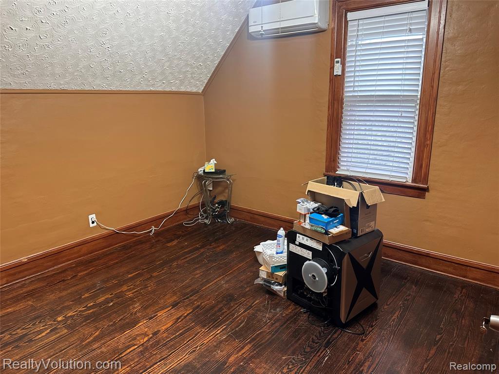 385 N Main Street, Imlay City, MI 48444 — Photo 19