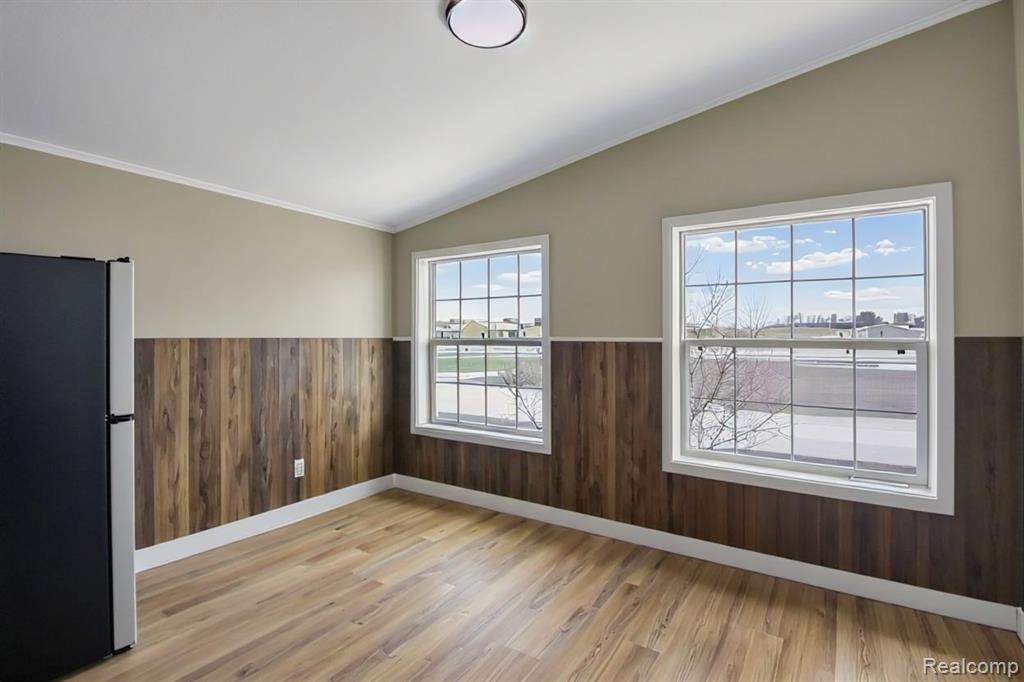 29224 Hidden River, Gibraltar, MI — Photo 21