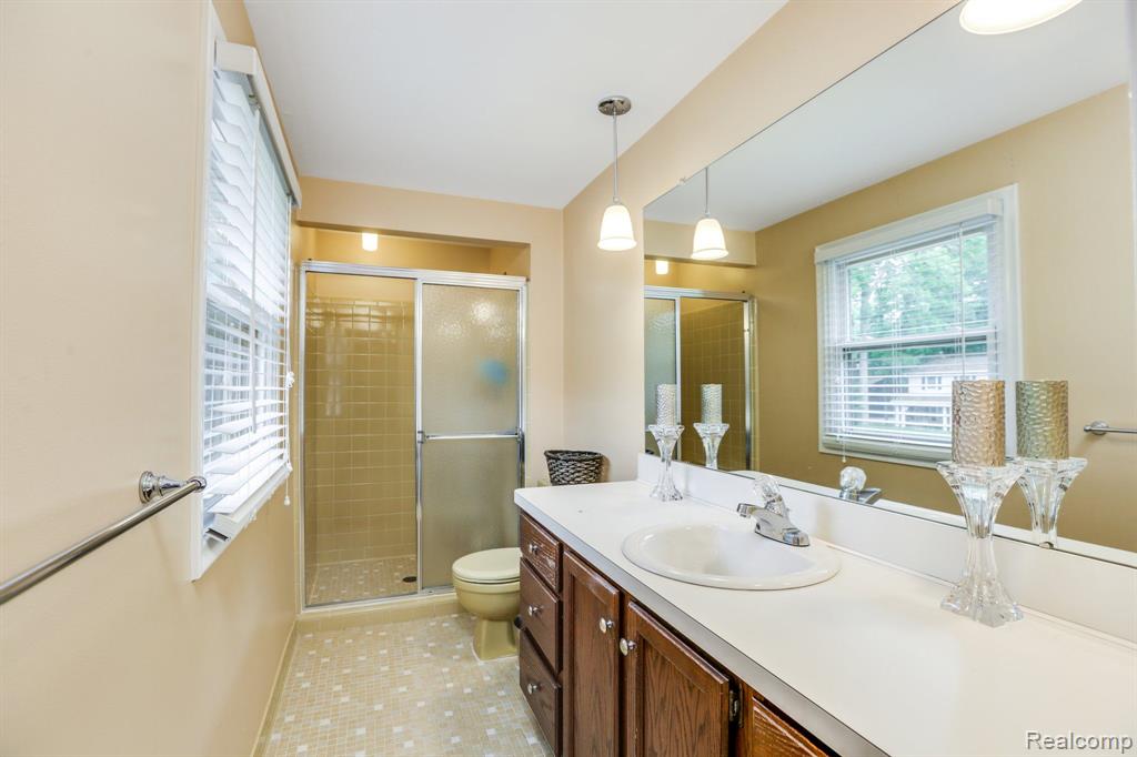 48124 LIBERTY Drive, Shelby Twp, MI 48315 — Photo 19