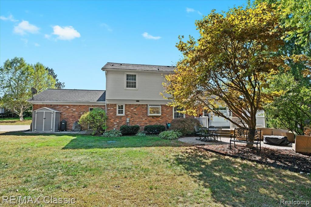 4815 Ravinewood Drive, Commerce Twp, MI 48382 — Photo 7