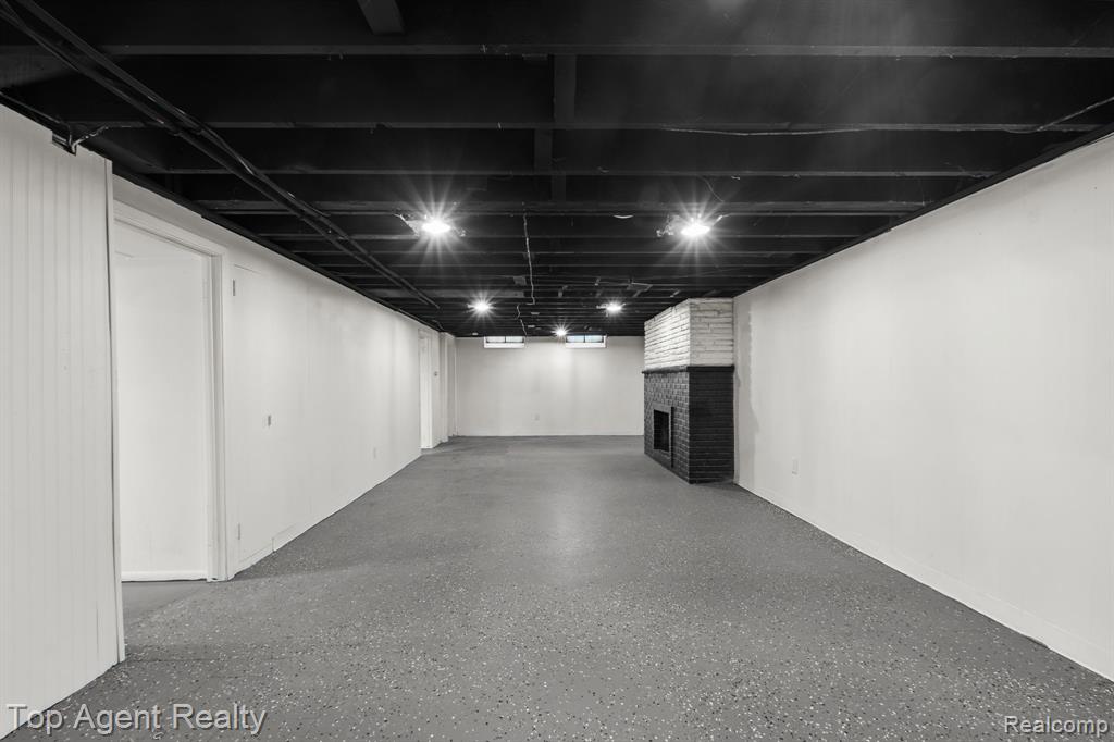 20527 Chapel Street, Detroit, MI 48219 — Photo 33