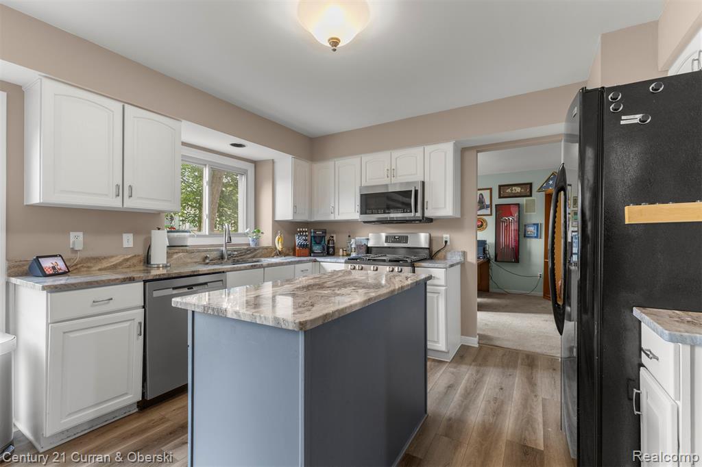 45924 Rockledge Drive, Plymouth, MI 48170 — Photo 25
