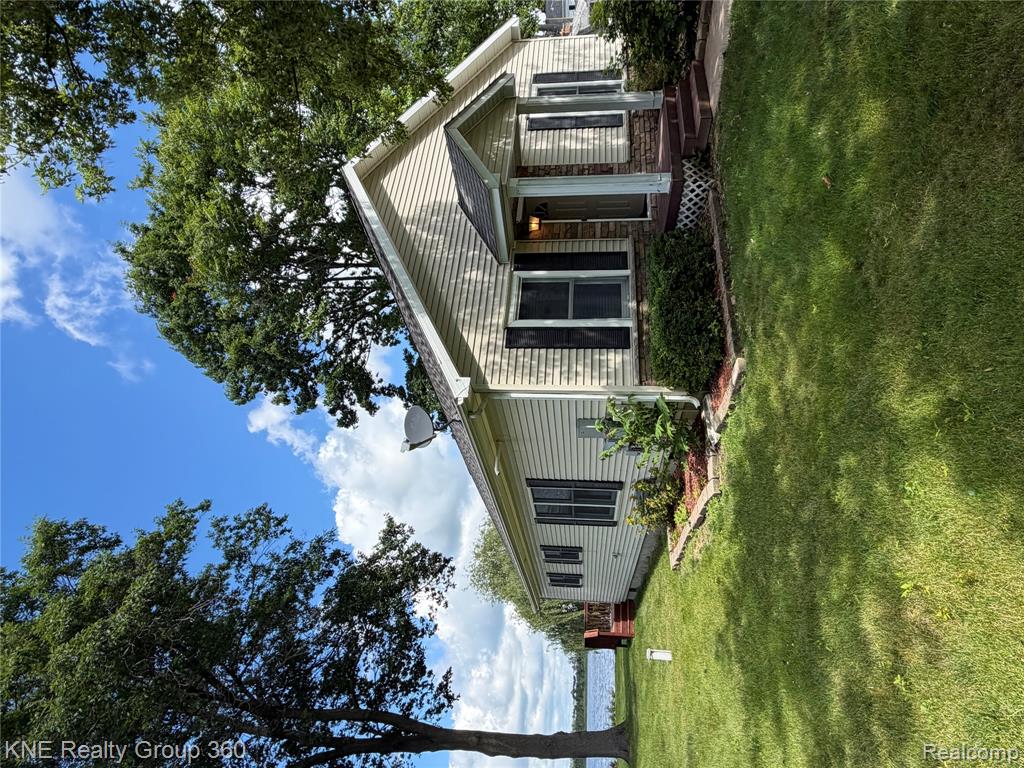 1525 Shoreline Drive, Hartland, MI 48353 — Photo 2