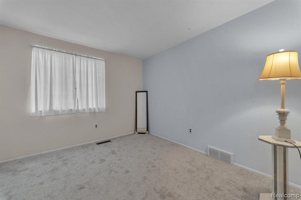 450 N Bywood Avenue, Clawson, MI — Photo 27