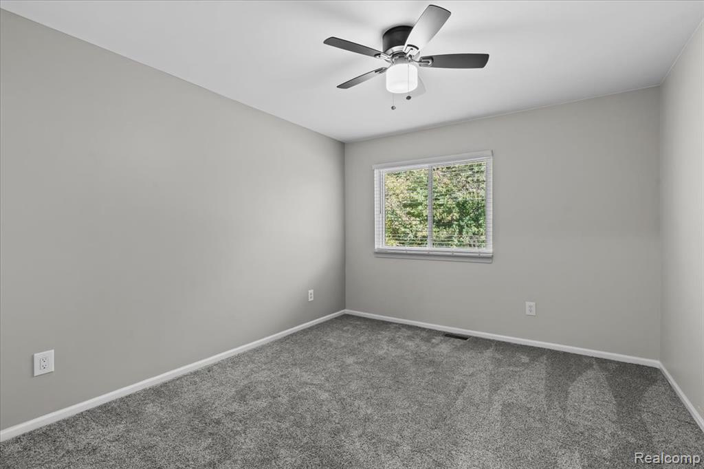 50014 S Jimmy Court, New Baltimore, MI 48047 — Photo 16
