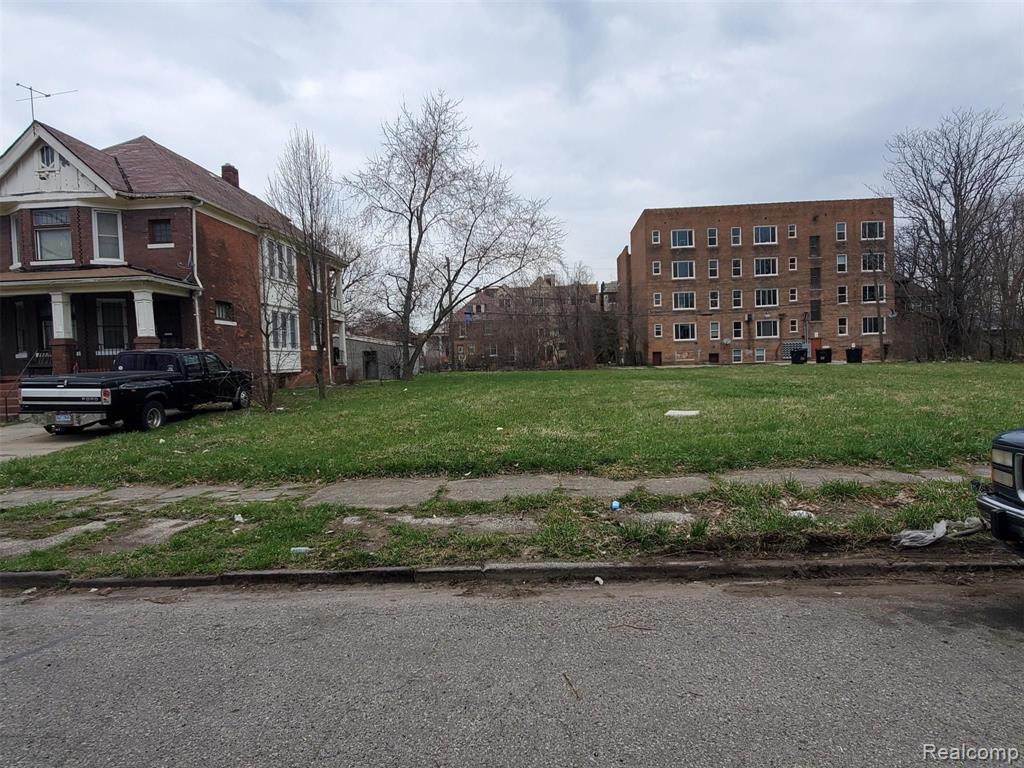 650 GLADSTONE Street, Detroit, MI 48202 — Photo 3