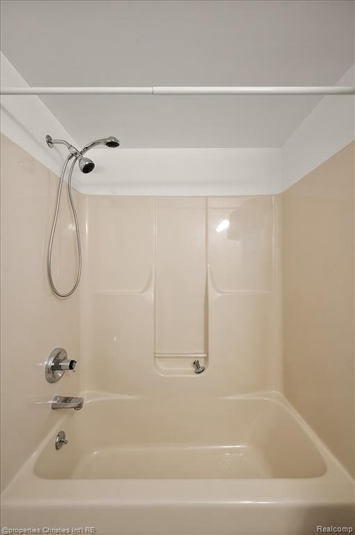 955 Rikki Ann, Wixom, MI 48393 — Photo 42