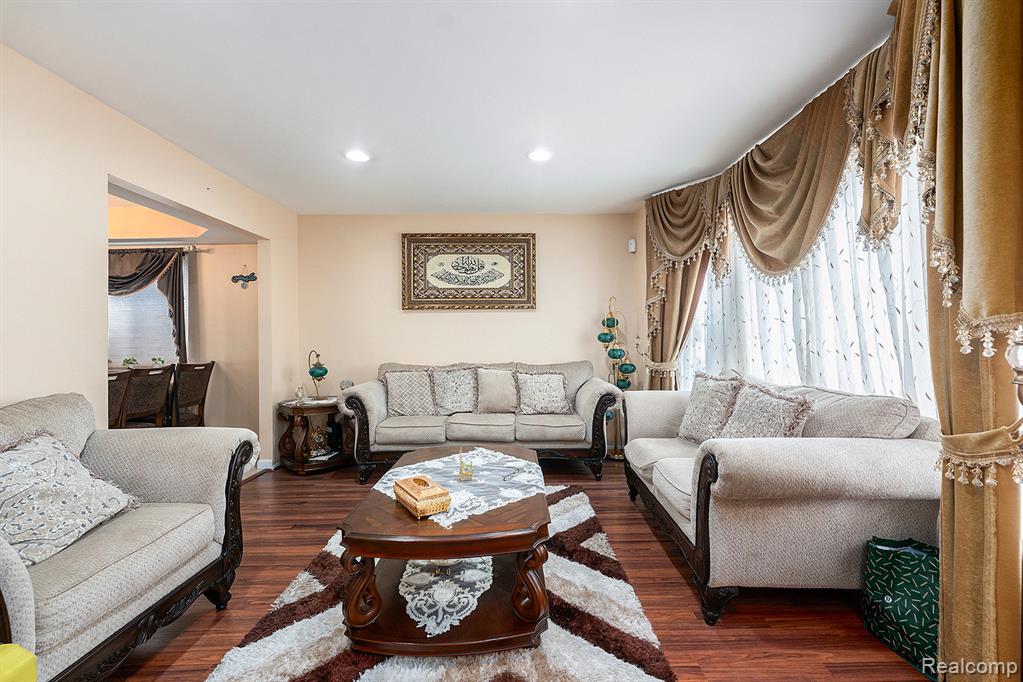 4810 Benjamin Drive, Sterling Heights, MI 48310 — Photo 5