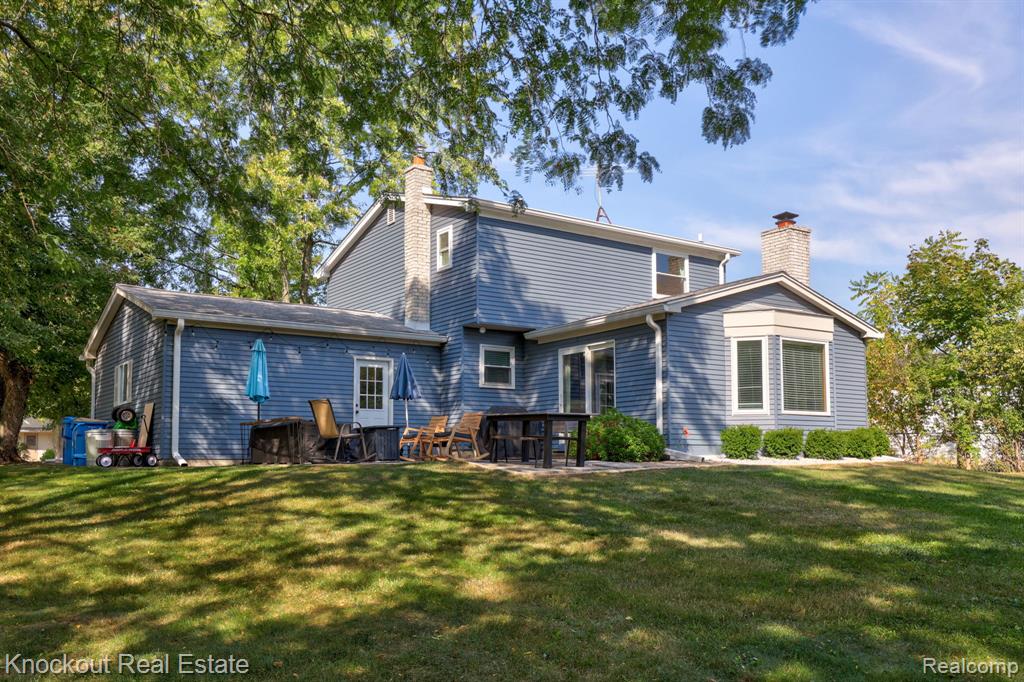 6157 Barker Circle, Waterford, MI 48329 — Photo 37