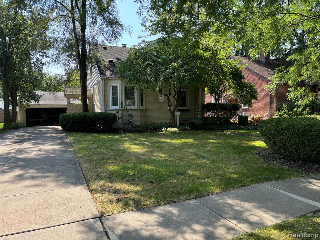 910 CHESTNUT Street, Birmingham, MI 48009