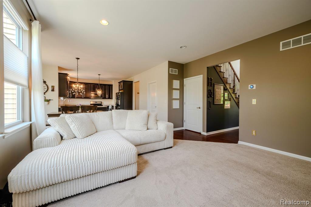 551 HUDSON Circle, South Lyon, MI 48178 — Photo 8