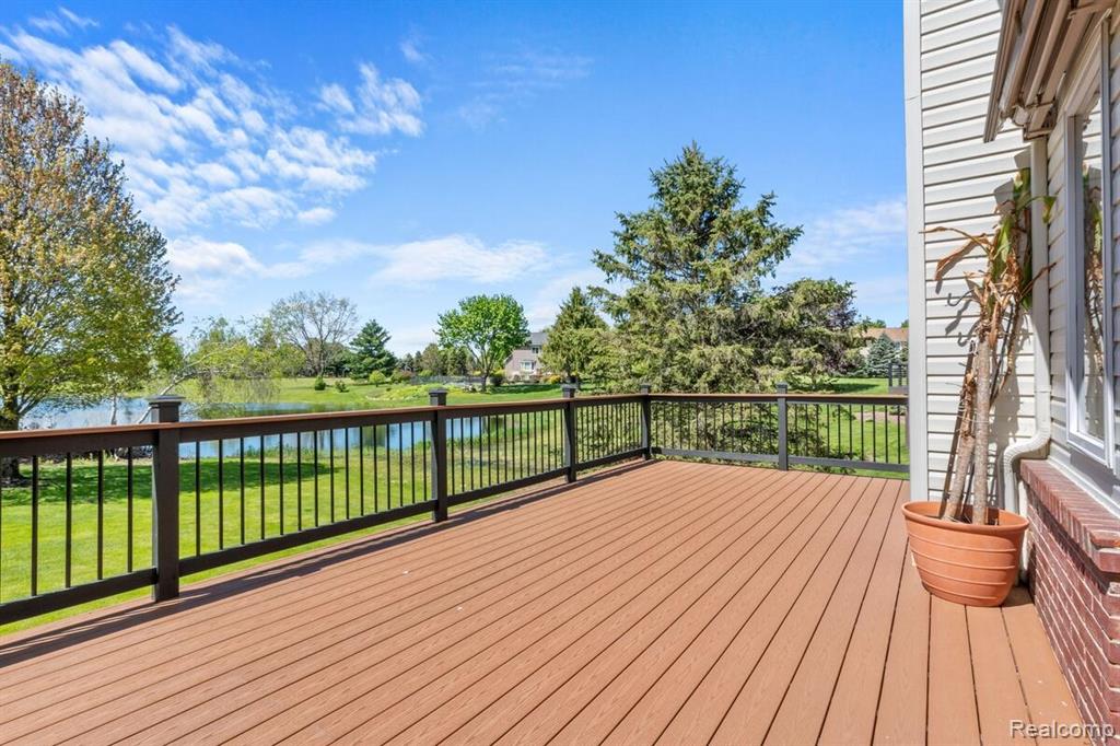 221 Maplewood Drive, 28, Clarkston, MI 48348 — Photo 8