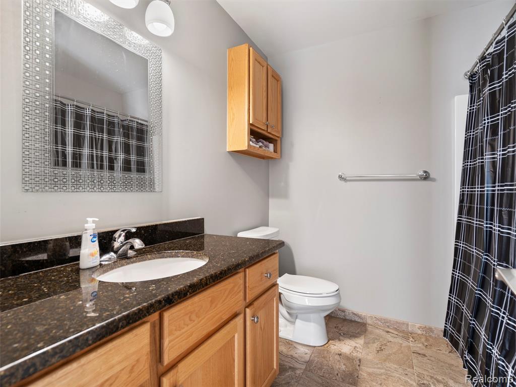 987 FAIRLEDGE Street, Lake Orion, MI 48362 — Photo 22