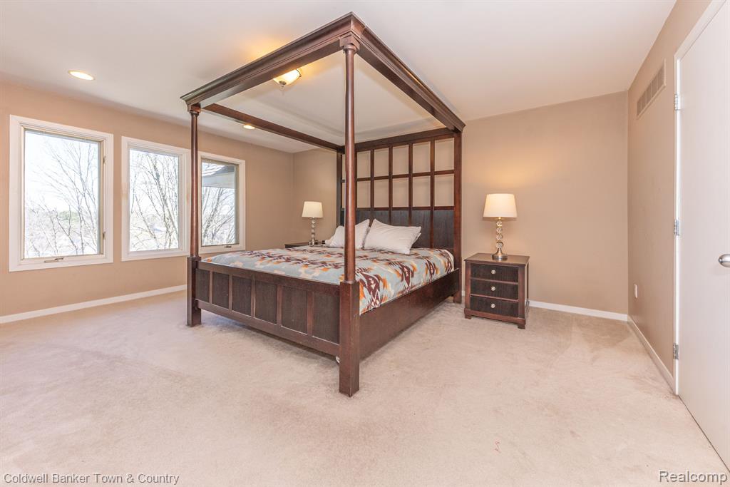 9945 ROLLING GREENS Drive, Pinckney, MI 48169 — Photo 40