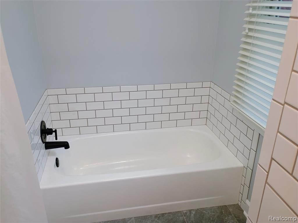 4111 Seymour Drive, Troy, MI 48098 — Photo 20