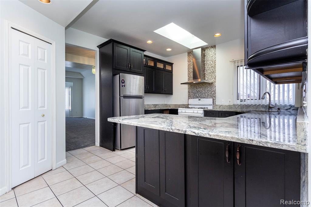 40945 Justin Drive, Sterling Heights, MI 48310 — Photo 11