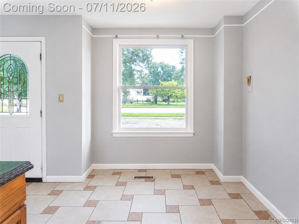 4855 Hatchery Road, Waterford, MI 48329 — Photo 12