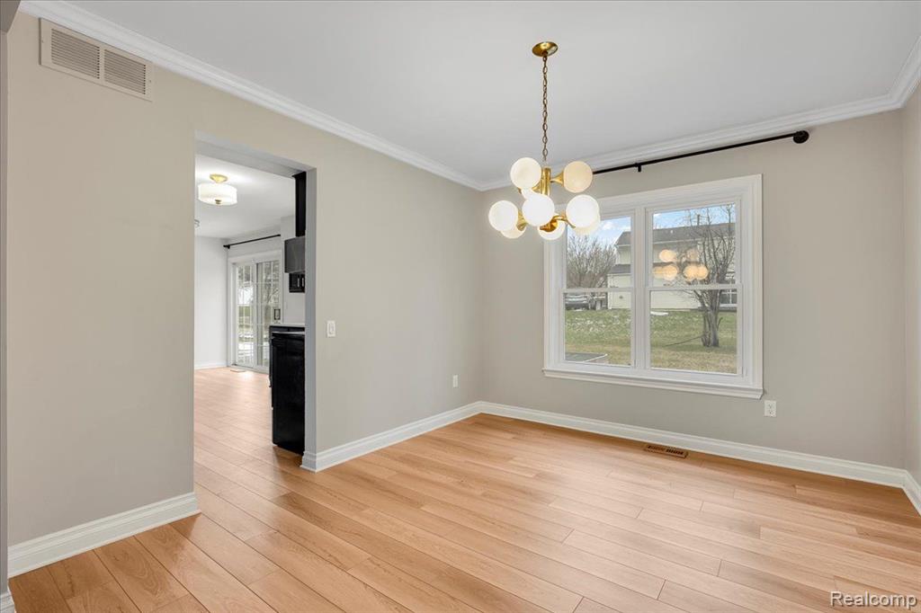 5460 HAMMERSMITH Drive, West Bloomfield, MI — Photo 4