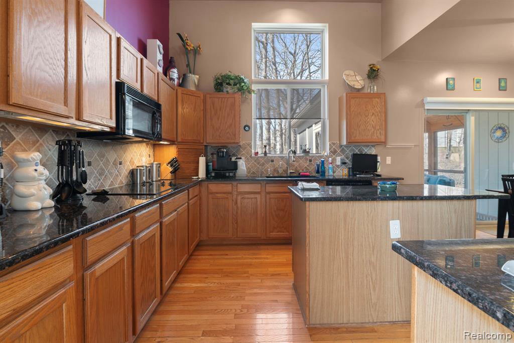 40700 Kingsley Lane, Novi, MI 48377 — Photo 9