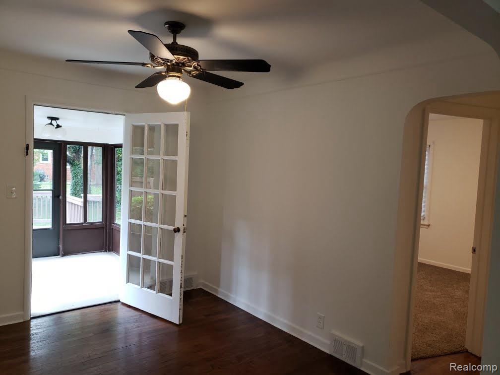 4418 S VERONA Circle, Royal Oak, MI 48073 — Photo 18
