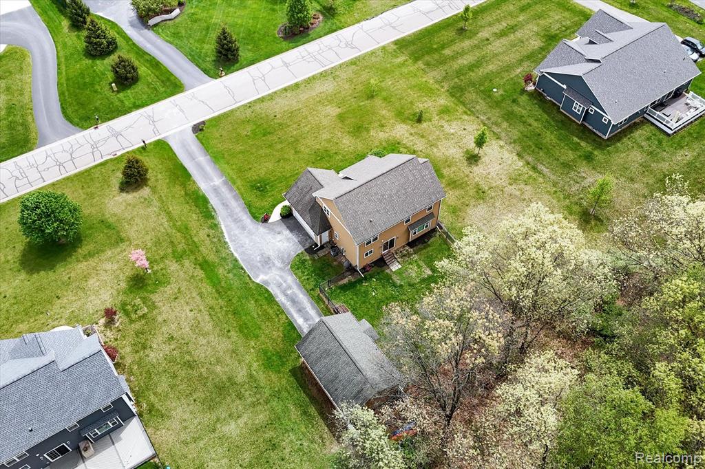 8378 MEADOW CREEK Lane, Pinckney, MI 48169 — Photo 38